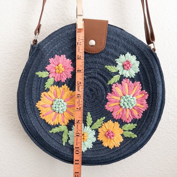 Bueno Paper Straw Floral Round Boho Shoulder Bag - Picture 10 of 10